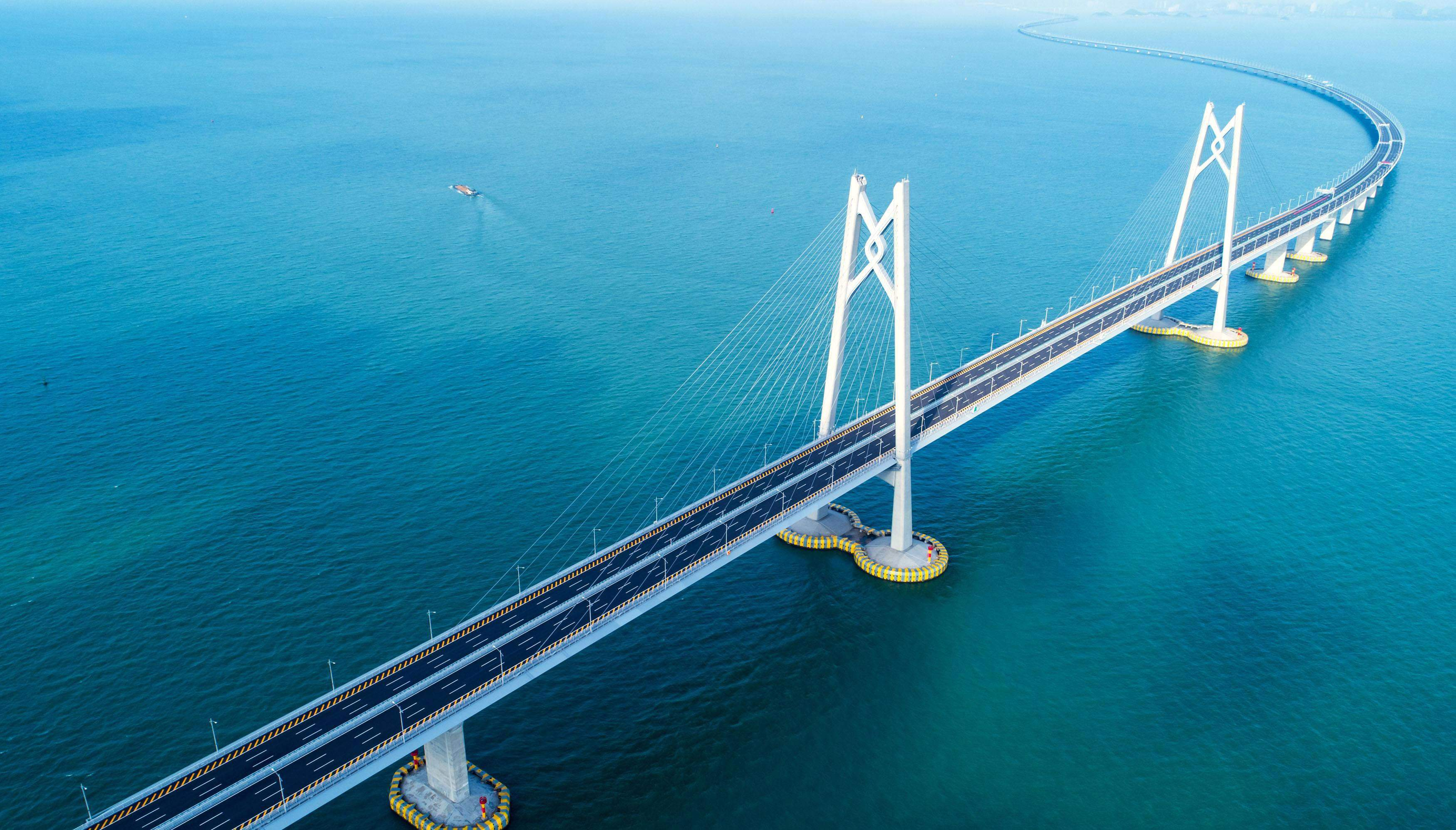 Ponte Hong Kong-Zhuhai-Macau, Instalações de Passagem de Fronteiras de Hong Kong